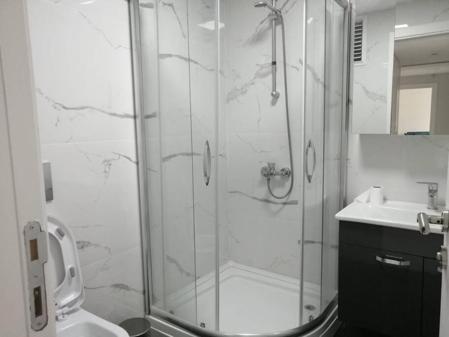 Sisli Apartment, 2 Bedrooms, 250 M Metro, New Modern Residence Κωνσταντινούπολη Εξωτερικό φωτογραφία